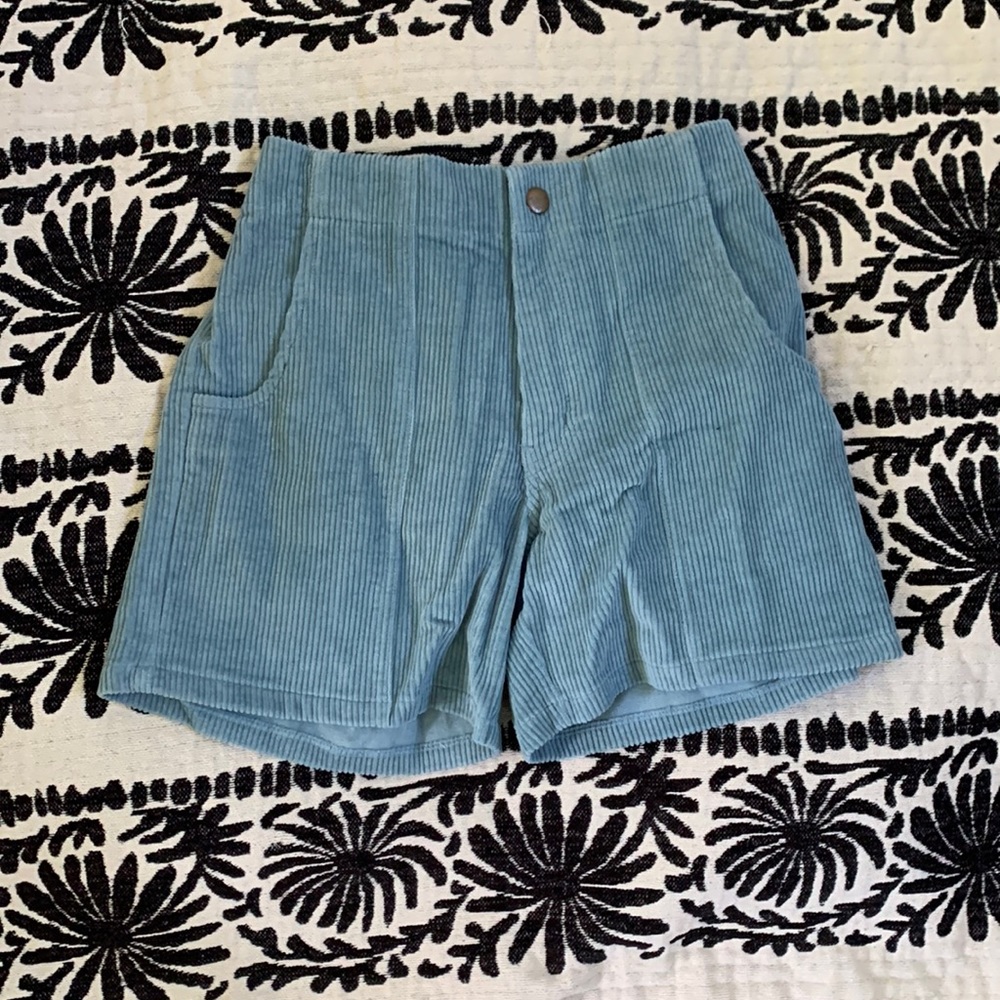 Vintage style corduroy shorts